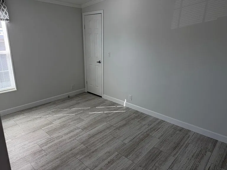 47 6th St W #47 — Photo 14