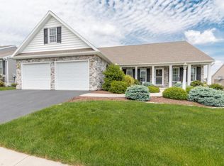 864 Cambridge Dr, Manheim, PA 17545