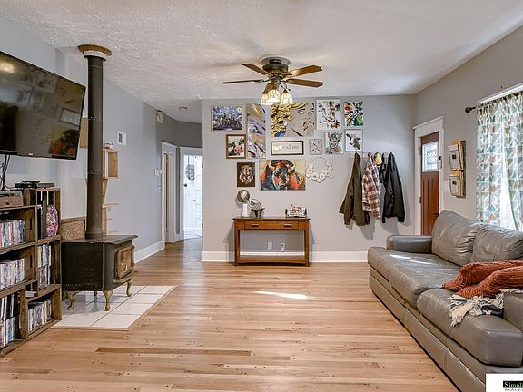 3rd image of 6828 Ballard Ave