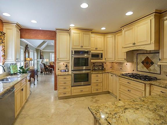 5th image of 6008 Lexington Park #64