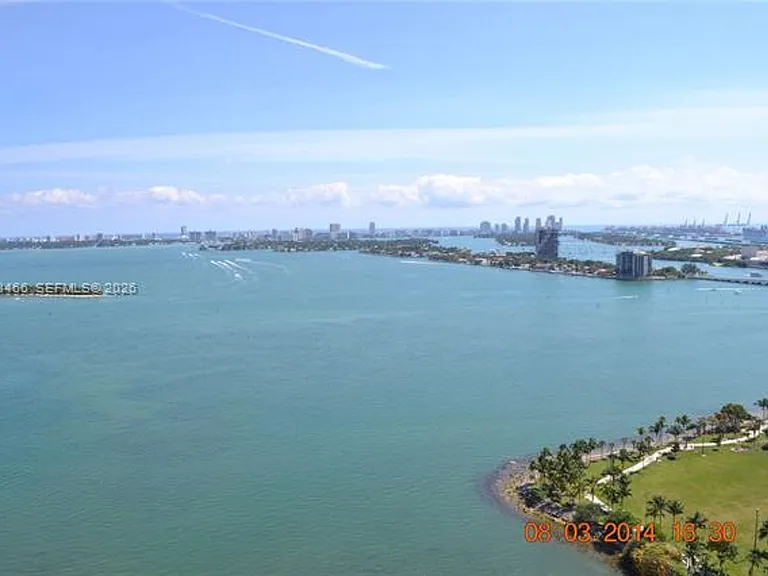 2020 N Bayshore Dr #2805 — Photo 2