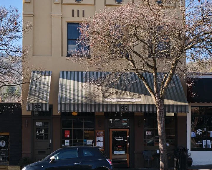 89 N Main St — Photo 1