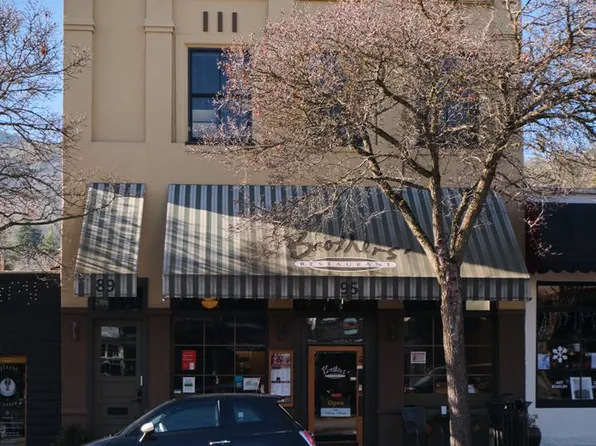 89 N Main St, Ashland, OR 97520