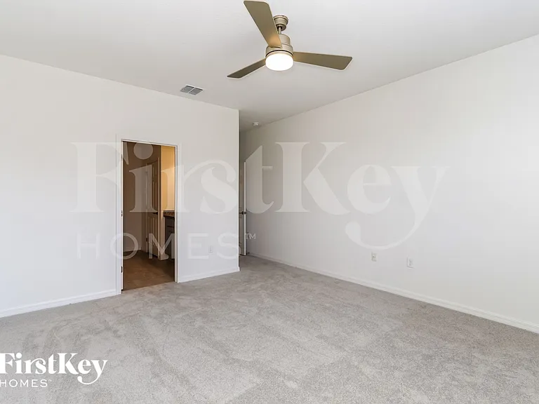 340 Corbel Ln — Photo 8