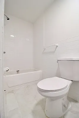 Rented by New York Realty Minimax Inc | media 53