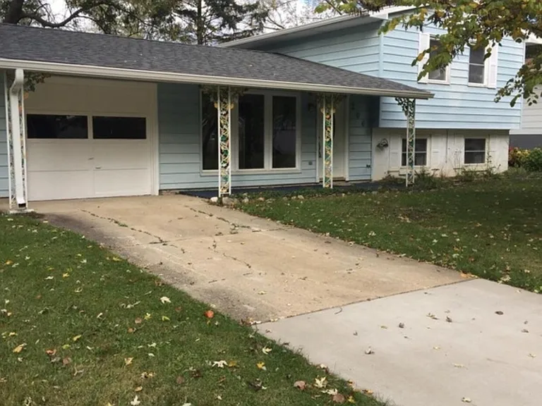 206 Myrtle Dr — Photo 1