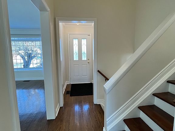 5th image of 284 Hampton Heath Rd