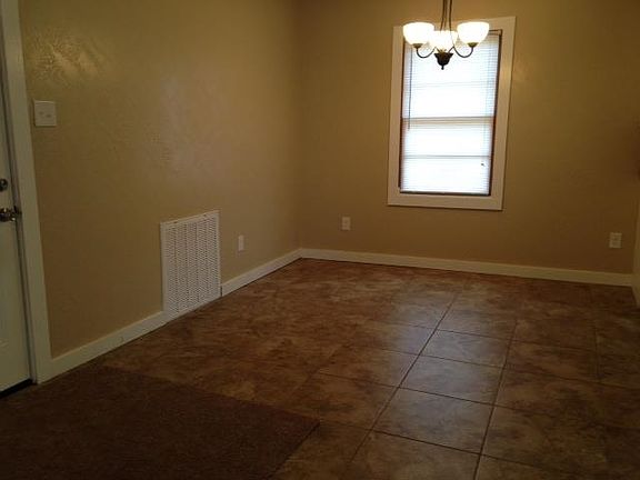 5th image of 1910 Holly Dr