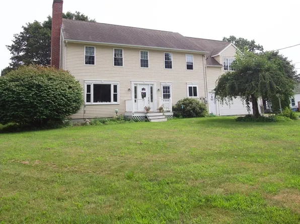 4 Williams Rd, Sturbridge, MA 01566