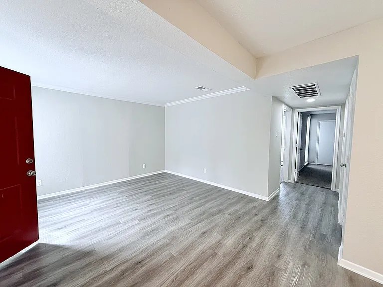 B1 - 2BD, 1BA - 894SF - Living Room