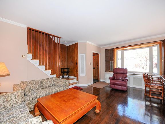 3rd image of 13966 Pershing Cres