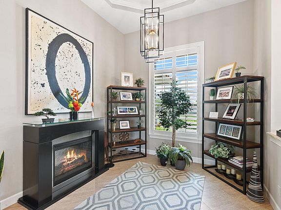 5th image of 606 Yellowbird St