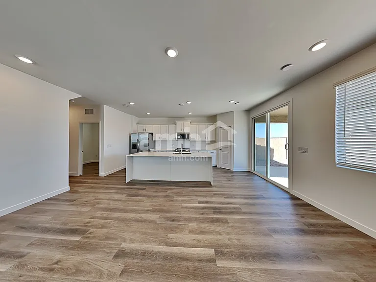 6217 W Calle Bilboa — Photo 5