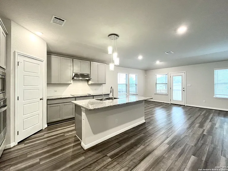 438 Shelton Pass — Photo 22