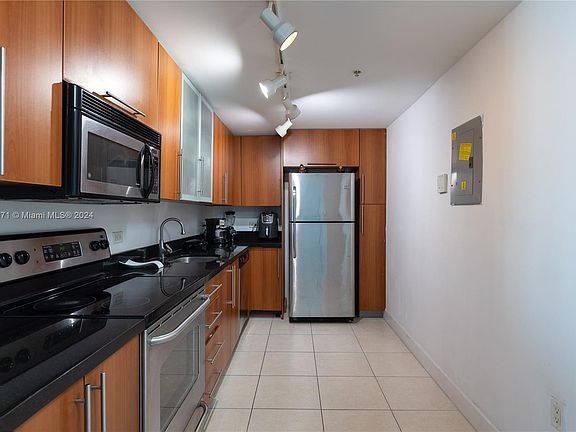 4th image of 7501 E Treasure Dr APT 7T