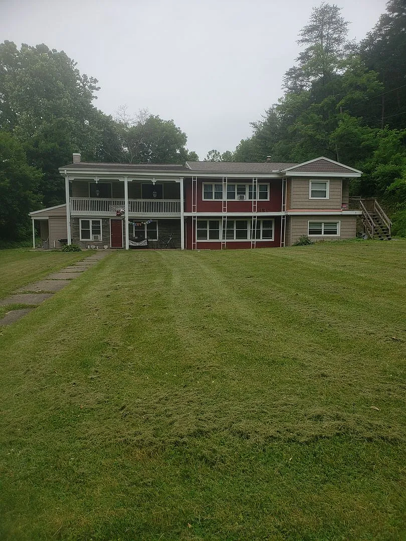 Hays — Photo 1