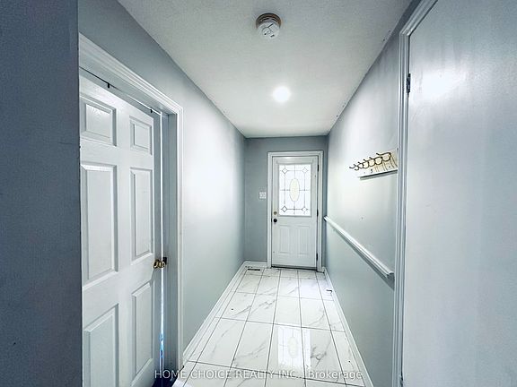 2nd image of 130 Earnscliffe Cir
