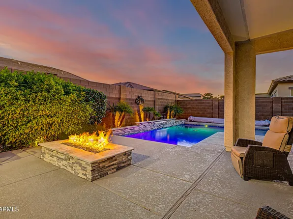 17253 W ECHO Lane, Waddell, AZ 85355