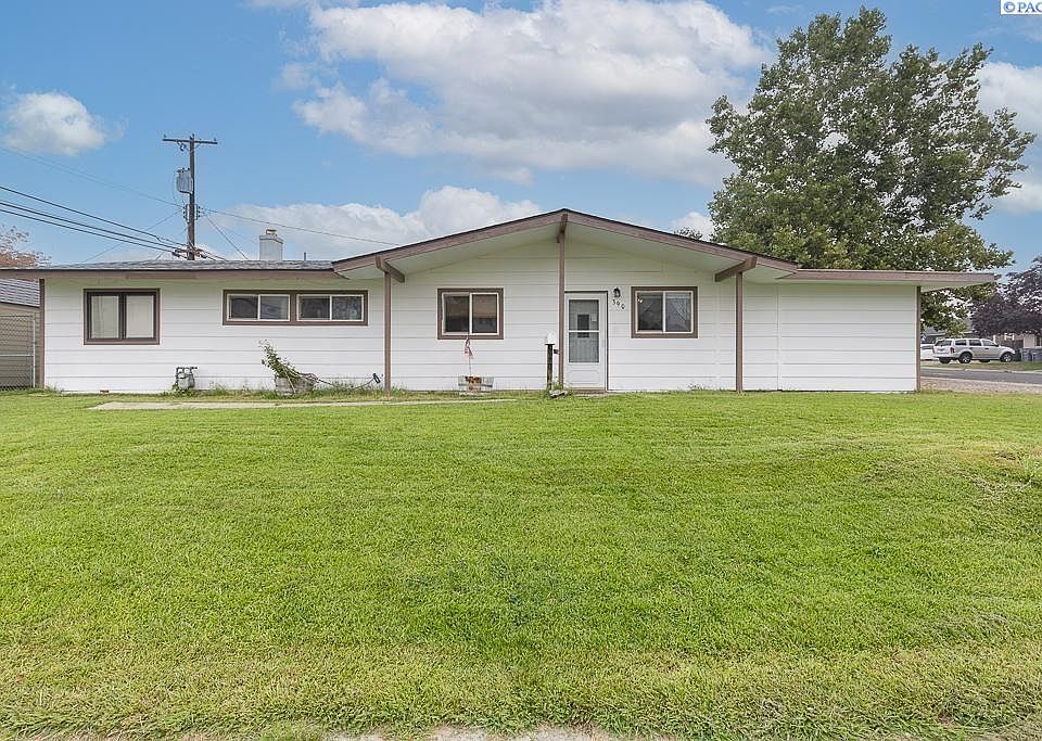 1st image of 390 Cottonwood Dr