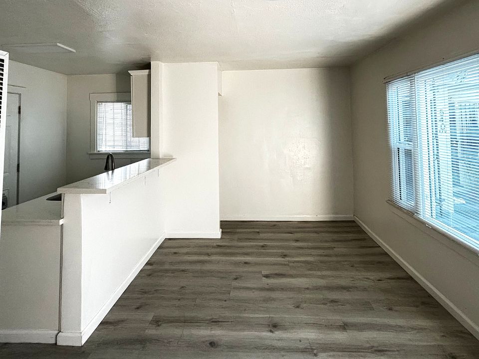 1st image of 538 W 48th St #538