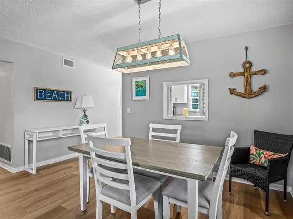 900 Jasmine Ln APT 6B, Vero Beach, FL 32963