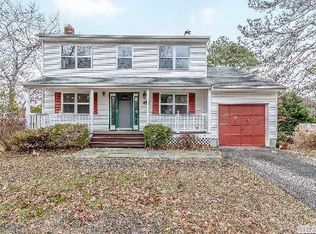 51 Pine St, Port Jefferson Station, NY 11776