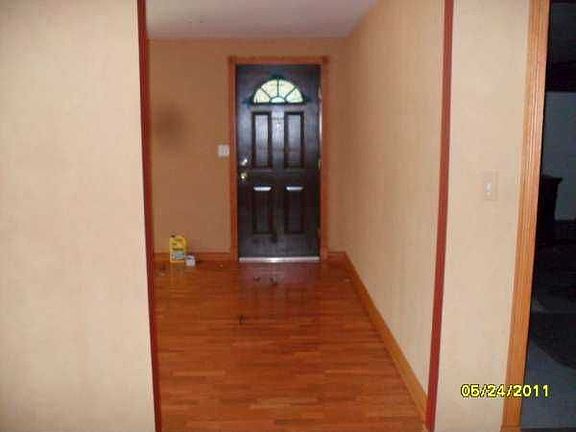5th image of 1652 Hull Ave