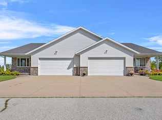 1025 Northwood Dr, Seymour, WI 54165