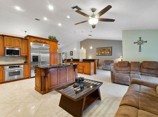 8510 NW 53rd St, Lauderhill, FL 33351