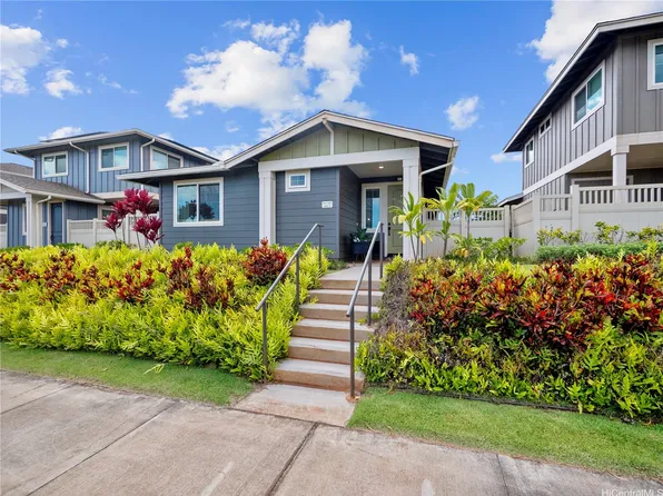 94-1133 Halekukui St #8, Waipahu, HI 96797