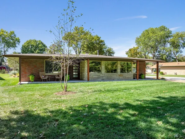 647 S Lakeshore Dr, Wichita, KS 67230