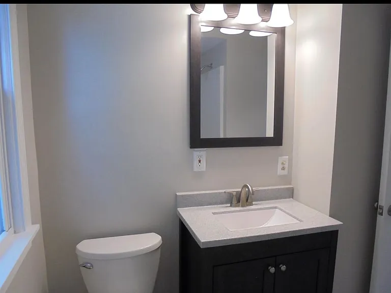 2704 S Macedonia Ave — Photo 11