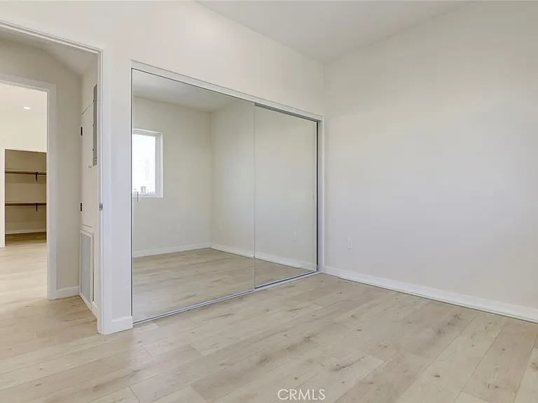 7408 Radford Ave — Photo 16