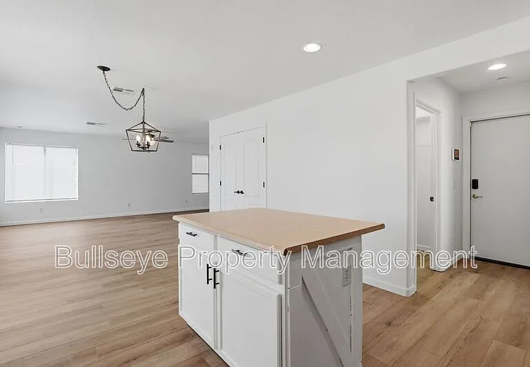 27513 N 63rd Dr — Photo 16