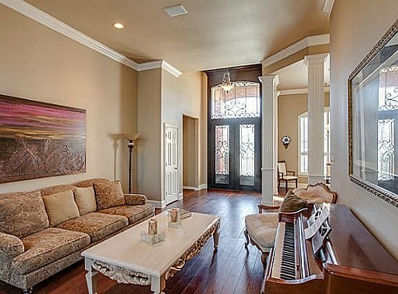 5th image of 503 Glenbrook Ct