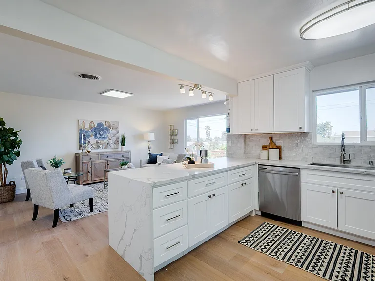 490 Jean Cir — Photo 4