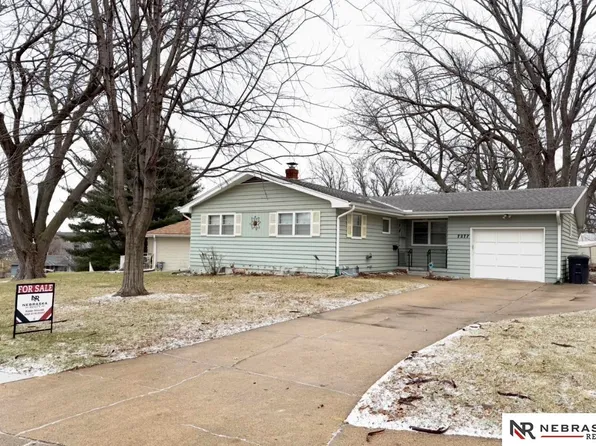 7277 Frederick St, Omaha, NE 68124