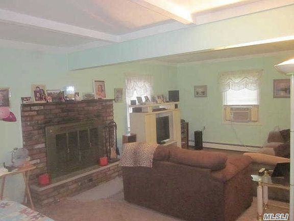 3rd image of 58 Pond Ln