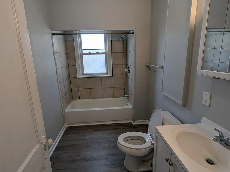 10809 Reno Ave #UP — Photo 6