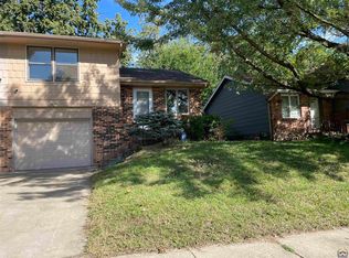 3626 SW Cambridge Ave, Topeka, KS 66614