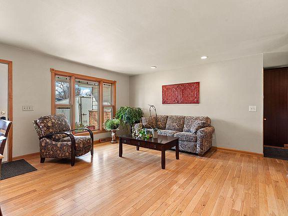 4th image of 3910 W 106th Ln