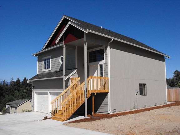 2nd image of 800 NW Snow Creek Way