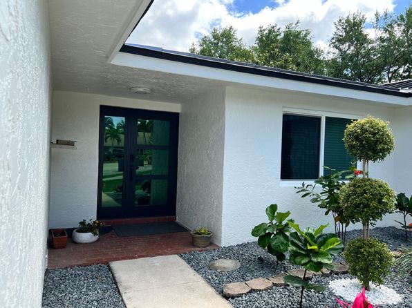 5988 SW 114th Ave, Cooper City, FL 33330