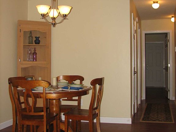 3rd image of 1053 Wickford Ct