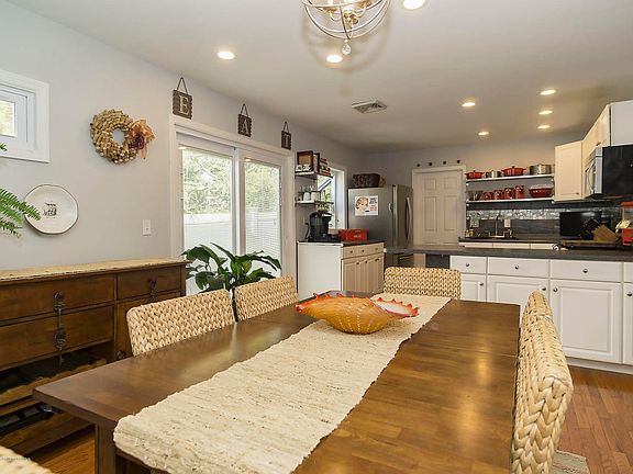 4th image of 64 Breton Harbors Dr