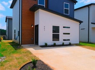 951 Ventnor Ave, Centerton, AR 72719