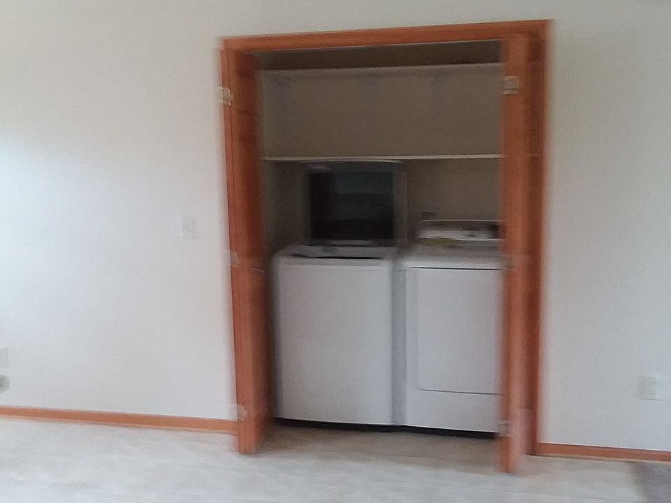 In Unit washer and dryer and storage room