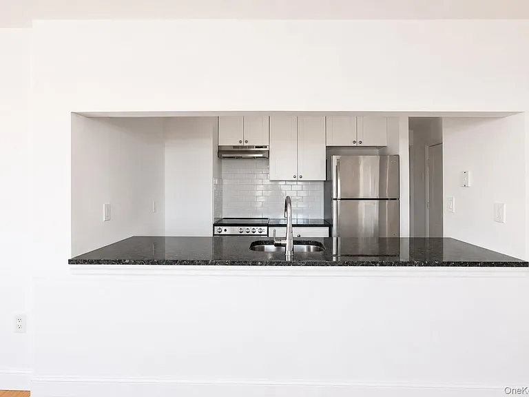 10 Franklin Blvd #205 — Photo 14