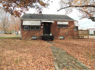 702 Charles Ave, Greenville, IL