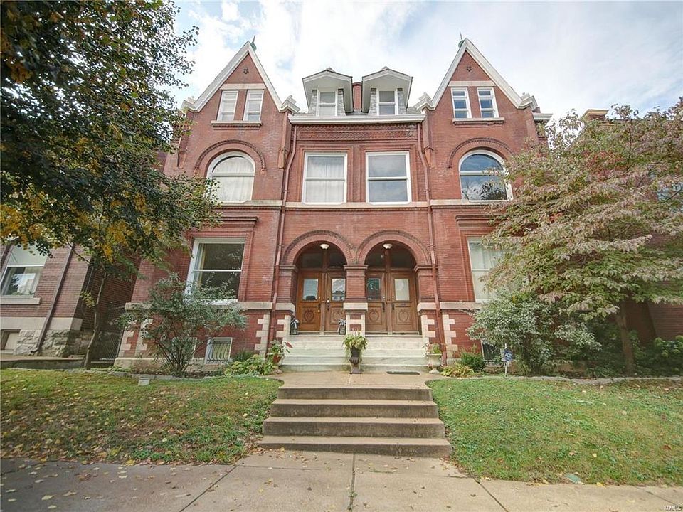 1st image of 3656 Russell Blvd APT A